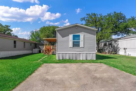 8947 Eagle Run St, La Porte, TX 77571
