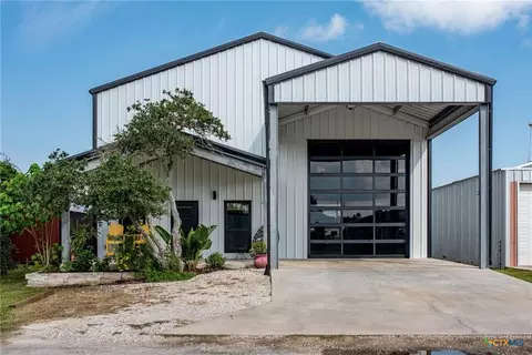 804 W Tyler Ave, Port O'connor, TX 77982