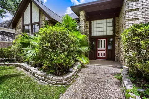 6906 Mossridge Dr, Houston, TX 77069