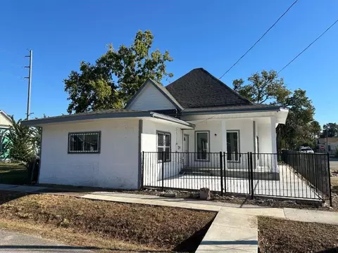 1912 Gentry St, Houston, TX 77009
