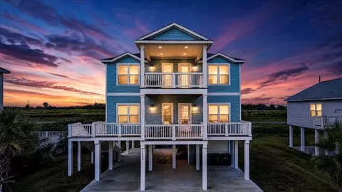 14206 Treasure Ct, Galveston, TX 77554