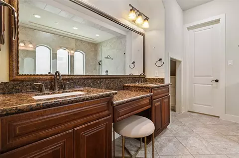 Bath - 6510 Fraser Point Ct, Spring, TX 77379 photo 3 of 7