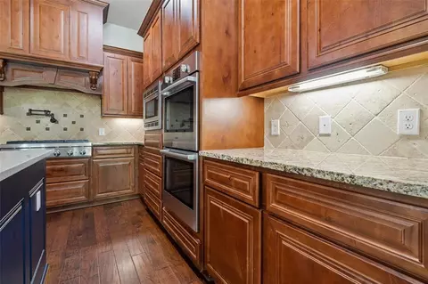 Kitchen - 6510 Fraser Point Ct, Spring, TX 77379 photo 4 of 5