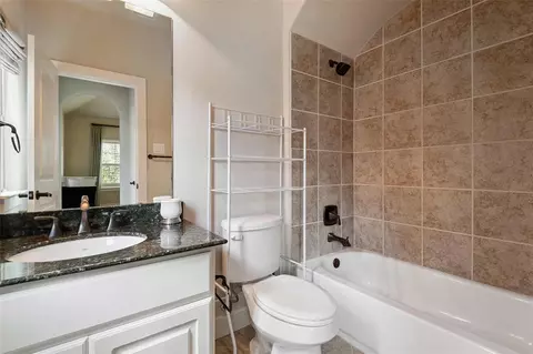 Bath - 6510 Fraser Point Ct, Spring, TX 77379 photo 2 of 7