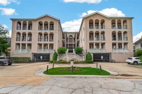 58 Briar Hollow Ln #204, Houston, TX 77027