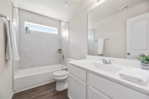 Bath - 2276 Raider Dr, Conroe, TX 77301 photo 3 of 3