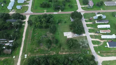 210 5th St, Hempstead, TX 77445 photo 5