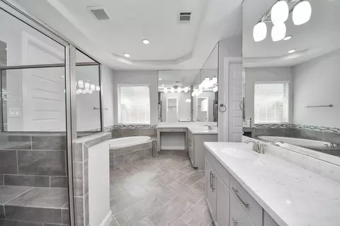 Bath - 4035 Ashland Woods Dr, Spring, TX 77386 photo 2 of 6