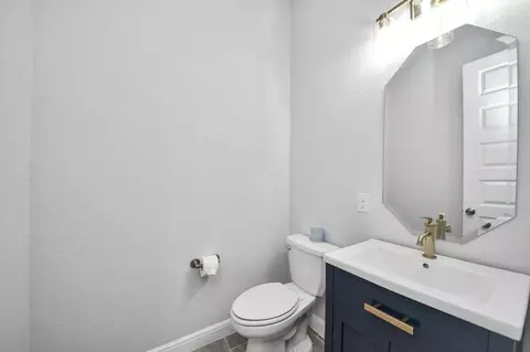 Bath - 4035 Ashland Woods Dr, Spring, TX 77386 photo 4 of 6