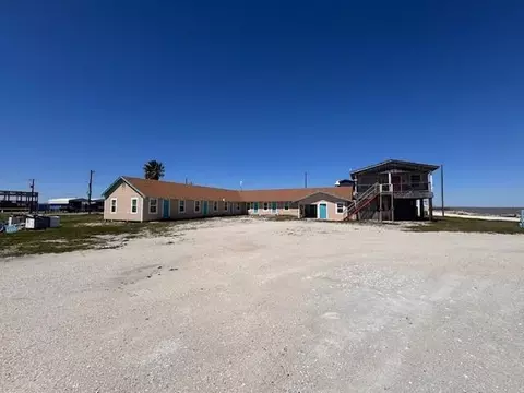 1301 N Ocean Dr, Port Lavaca, TX 77979