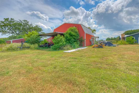 Exterior - 6982 S State Highway 94, Trinity, TX 75862 photo 6 of 7