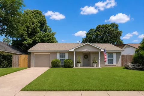 5114 Heatherbrook Dr, Houston, TX 77045