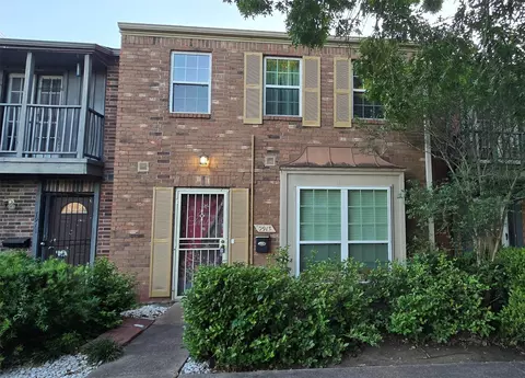 7913 Grove Ridge Dr, Houston, TX 77061