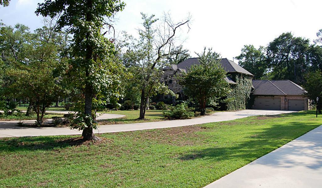 2203 Longmire Rd, Conroe, TX 77304 photo 1