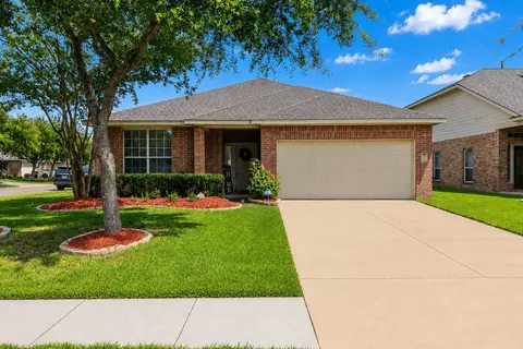 2001 Running Brook Ln, Pearland, TX 77584