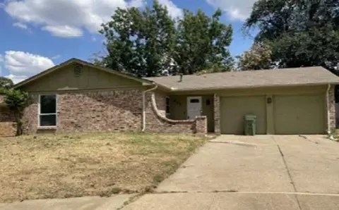 905 Kristin Ct, Arlington, TX 76012