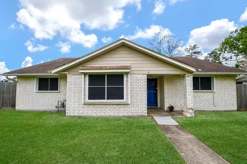 2101 Roland Rue St, Pearland, TX 77581