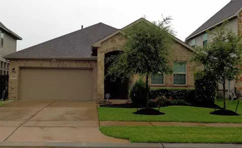 1734 Yaupon Trail Ct, Alvin, TX 77511