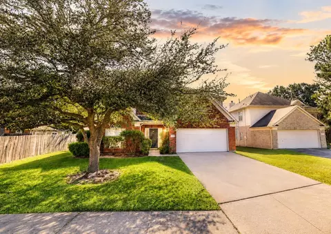 9811 Sandtown Cir, Houston, TX 77064