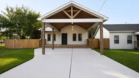 7321 Elbert St, Houston, TX 77028