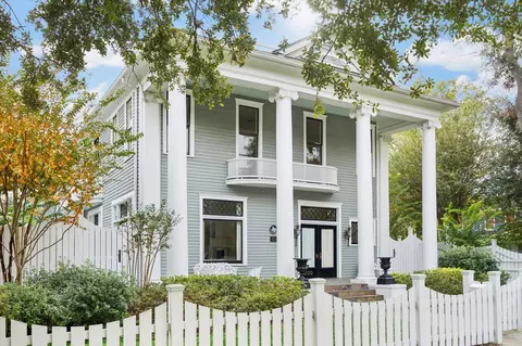 200 Westmoreland St, Houston, TX 77006