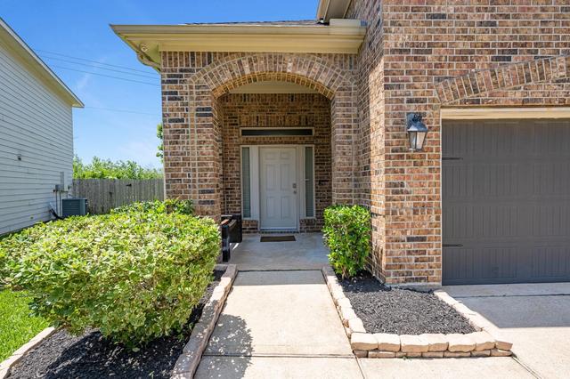 9402 Savannah Holly Dr, Houston, TX 77075