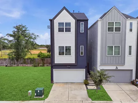 2206 Springwood Vista Ln, Houston, TX 77055
