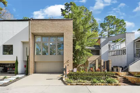 43 Legend Ln, Houston, TX 77024