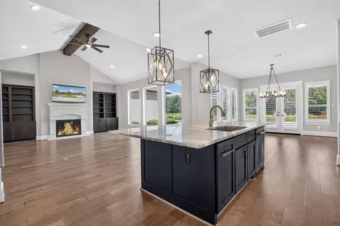 Living - 31424 Creekside Oaks Ln, Spring, TX 77386 photo 5 of 6
