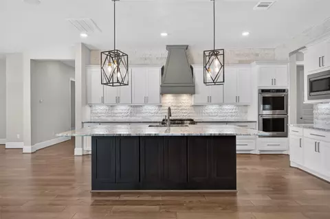 Kitchen - 31424 Creekside Oaks Ln, Spring, TX 77386 photo 1 of 5