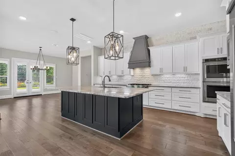Kitchen - 31424 Creekside Oaks Ln, Spring, TX 77386 photo 3 of 5