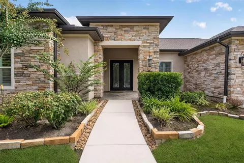 Exterior - 31424 Creekside Oaks Ln, Spring, TX 77386 photo 4 of 6