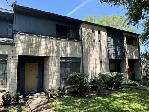 9102 Imogene St #B, Houston, TX 77036