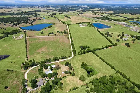 4450 Greenbriar Rd, Madisonville, TX 77864