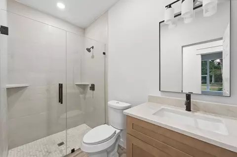 Bath - 16701 Ardmore St, Conroe, TX 77302 photo 1 of 3