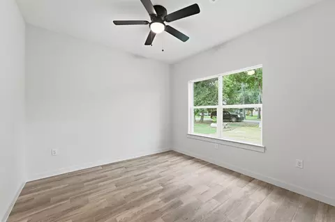 Bedroom - 16701 Ardmore St, Conroe, TX 77302 photo 6 of 9