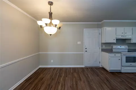Dining - 5810 Meadowview Rd, Beaumont, TX 77708 photo 1 of 3