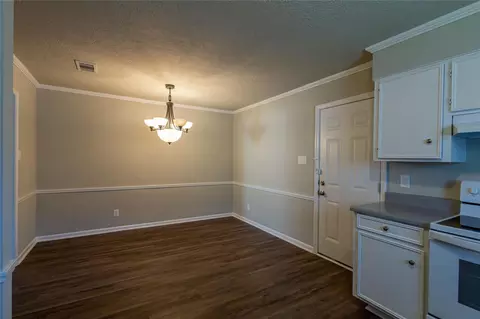 Dining - 5810 Meadowview Rd, Beaumont, TX 77708 photo 3 of 3