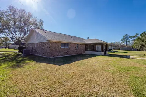 Exterior - 5810 Meadowview Rd, Beaumont, TX 77708 photo 4 of 6