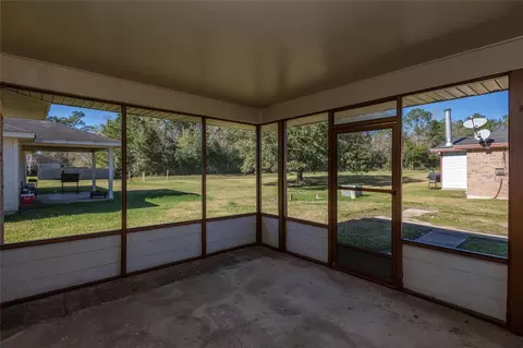 Exterior - 5810 Meadowview Rd, Beaumont, TX 77708 photo 2 of 6