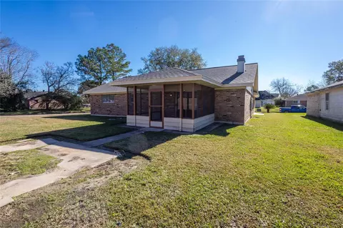 Exterior - 5810 Meadowview Rd, Beaumont, TX 77708 photo 6 of 6