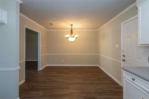 Dining - 5810 Meadowview Rd, Beaumont, TX 77708 photo 2 of 3