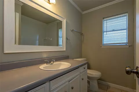 Bath - 5810 Meadowview Rd, Beaumont, TX 77708 photo 1 of 3