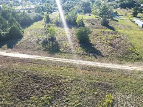 00 1st St, Hempstead, TX 77445