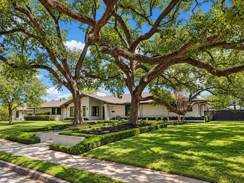 902 Worthshire St, Houston, TX 77008