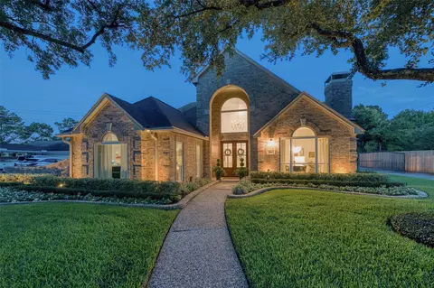 919 Old Valley Way, Houston, TX 77094