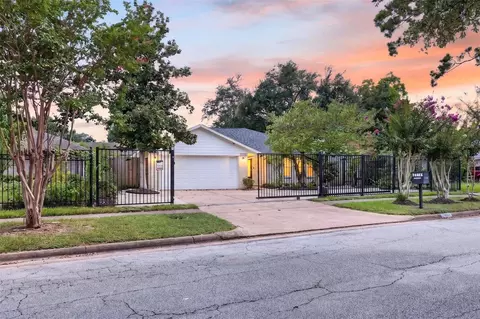 10335 Emnora Ln, Houston, TX 77043