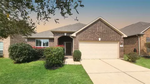 2237 Maple Point Dr N, Conroe, TX 77301 photo 1
