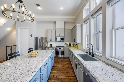 253 E 27th St, Houston, TX 77008