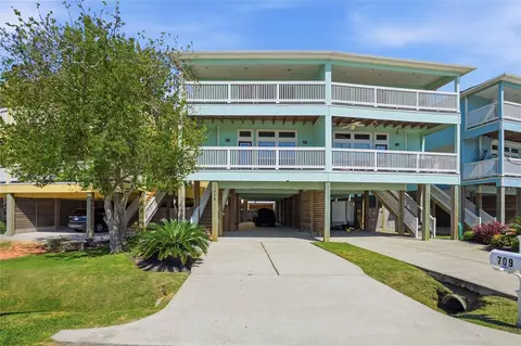 709 N Bayshore Dr, La Porte, TX 77571
